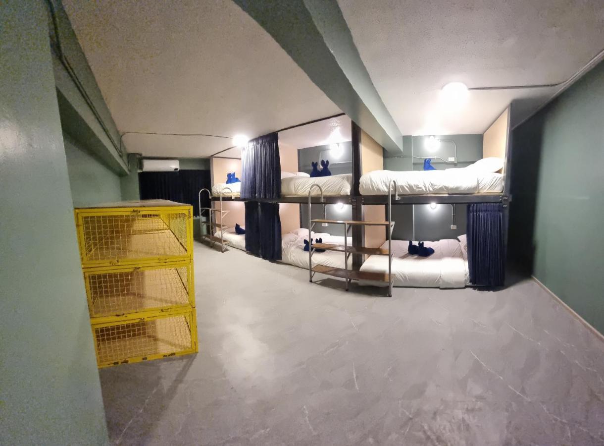 Glur Hostel Pattaya Walking Street Exterior photo